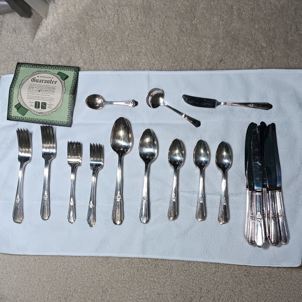Wm Rogers Vintage Silverplate Flatware set - 1937 - Memory Hiawatha pattern